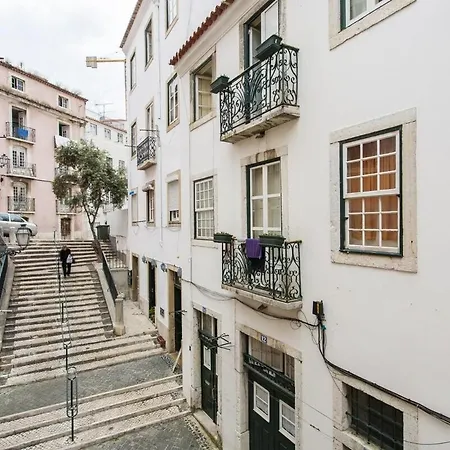 Guestready - Bright Flat In Alfama * ליסבון